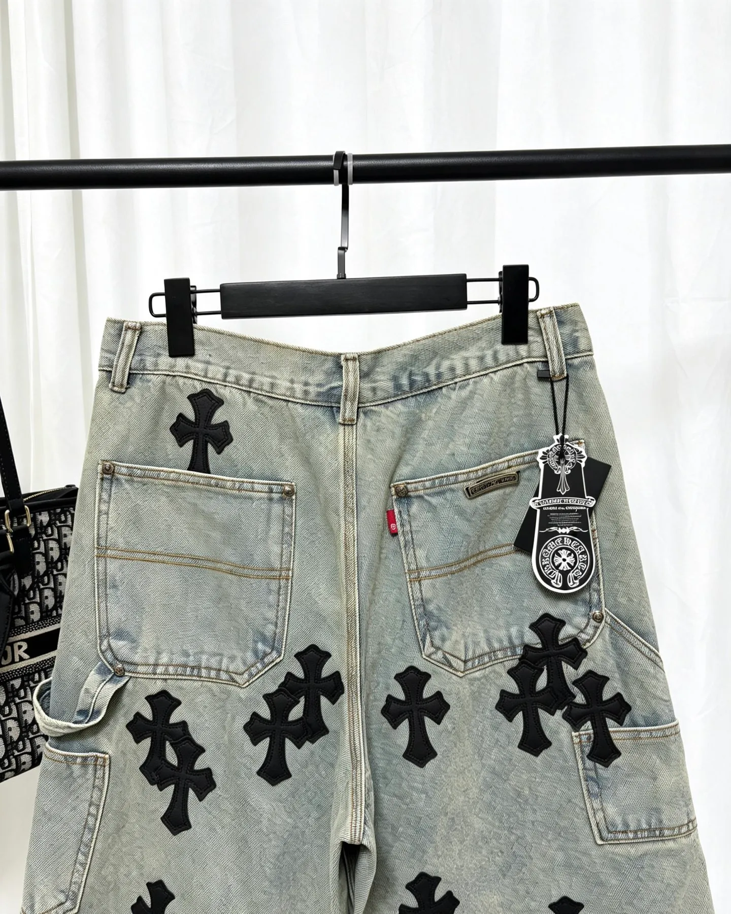 Chrome Hearts Chrome Hearts ， ， 、 Retro ， 。 ， ， ， 。 Black Genuine Leather ， ， ， ， 。 ， ， ， 。 Size S-XL